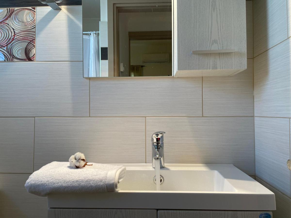 Kl Suites Lefkada - Feel At Home New Boho Apartment 400M From Beach Nidri Town Center Exterior foto